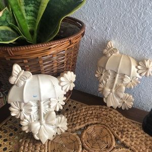 1984 Vintage Miller Studio Chalkware Umbrella Daisy Wall Plaques Off White Pair